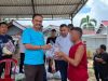 Kalapas Mukhlisin Fardi Bagikan Perlengkapan Mandi Kepada Warga Binaan Lapas Muara Tebo