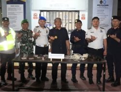 Kakanwil Ditjenpas Sumbar Pimpin Razia Kamar Hunian Warga Binaan Rutan Padang Bersama TNI dan Polri