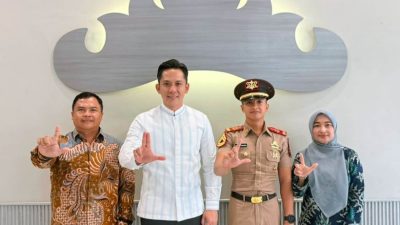 Putra Desa Merbau Mataram Lolos Akademi Angkatan Laut, Bupati Egi: Bukti Generasi Lampung Selatan Mampu Bersaing di Tingkat Nasional