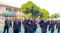 Tingkatkan Kebugaran dan Kekompakan, Kepala Lapas Bandar Lampung Pimpin Rutinitas Jalan Sehat dan Senam Bersama