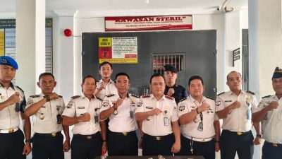 Kepala Lapas Ampana Intensifkan Penggeledahan Rutin Kamar Hunian Warga Binaan untuk Deteksi Dini Demi Keamanan