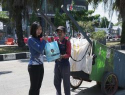 Bagikan Puluhan Paket Sembako, Lapas Cibinong Hadirkan Kepedulian dan Senyum Bahagia Bagi Masyarakat Sekitar