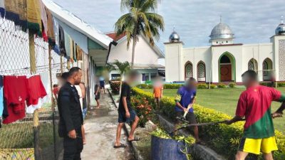 Warga Binaan Lapas Ampana Rutin Gelar Aksi Bersih-Bersih di Lingkungan Blok Hunian