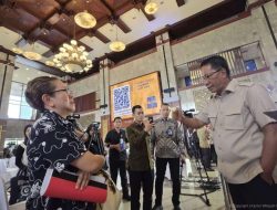 Sambil Menangis, Seorang Ibu Rumah Tangga Adukan Pelanggaran Jabatan Notaris ke Menteri Hukum