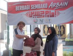 Kepala Lapas Makassar Serahkan 50 Paket Sembako Kepada Keluarga Warga Binaan dan Warga Sekitar