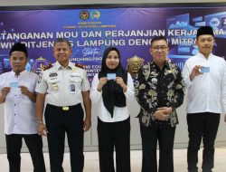 Melalui Program Pembinaan, Warga Binaan Lapas Bandar Lampung Terima Ijazah Kejar Paket dan KTP