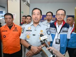 Direksi Jasa Raharja Tinjau Korban Kebakaran KM Mutiara Sentosa II