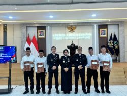 Semarak HUT Ke-81 RI, Kalapas Bandar Lampung Serahkan Remisi Kepada Ratusan Warga Binaan dan Satu Napi Langsung Bebas