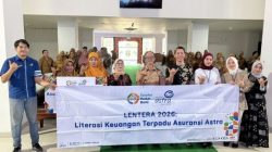 OJK Lampung Bersama Pemkab Pesibar Wujudkan Inklusi Keuangan Nyata, 150 Guru dan Tenaga Pendidik Terima Polis Asuransi Jiwa