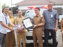 Wujud Komitmen Hadir dan Bermanfaat, Bank Lampung Serahkan Bantuan CSR Ambulans ke Pemkab Lampung Utara