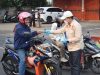 Antisipasi Dampak Abu Vulkanik, PKS Bandar Lampung Bagikan 8.000 Masker Gratis kepada Pengendara