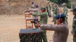 Sinergitas Tanpa Batas, Kodim 0411/LT dan Batalyon B Pelopor Satuan Brimob Polda Lampung Gelar Latihan Menembak Bersama