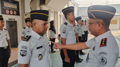 Perkuat Disiplin, Kalapas Gunung Sugih Pimpin Apel Pagi dan Pemeriksaan Kerapian Pegawai