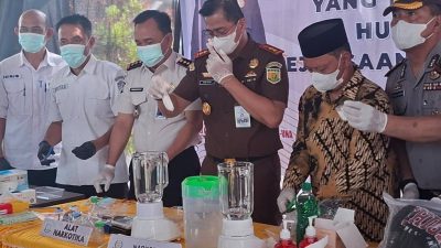Kepala Lapas Kelas IIB Ampana Hadiri Pemusnahan Barang Bukti di Kejari Tojo Una-Una