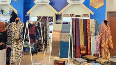 Pertamina Patra Niaga Regional Sumbagsel Angkat Songket Motif Nanas Prabumulih melalui Azizah Songket di INACRAFT 2026