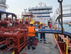 Kapal Pengangkut BBM Bersandar di IT Panjang, Pertamina Patra Niaga Perkuat Pasokan Pertalite di Lampung