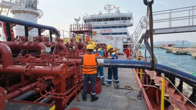 Kapal Pengangkut BBM Bersandar di IT Panjang, Pertamina Patra Niaga Perkuat Pasokan Pertalite di Lampung